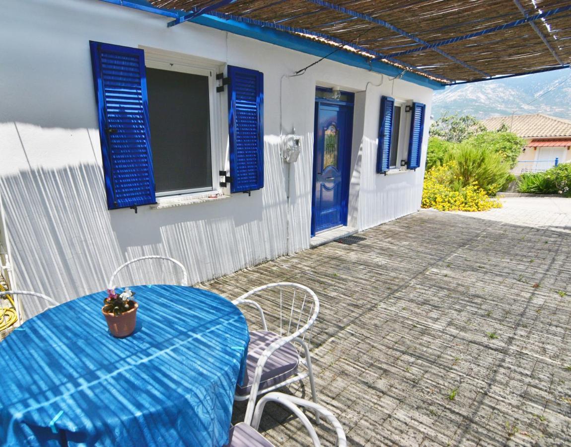 Blue White Apartments - Kefallonia Poolside Retreats Spartia  Exterior foto
