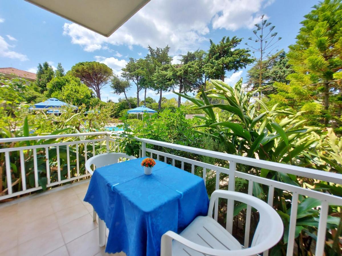Blue White Apartments - Kefallonia Poolside Retreats Spartia  Exterior foto