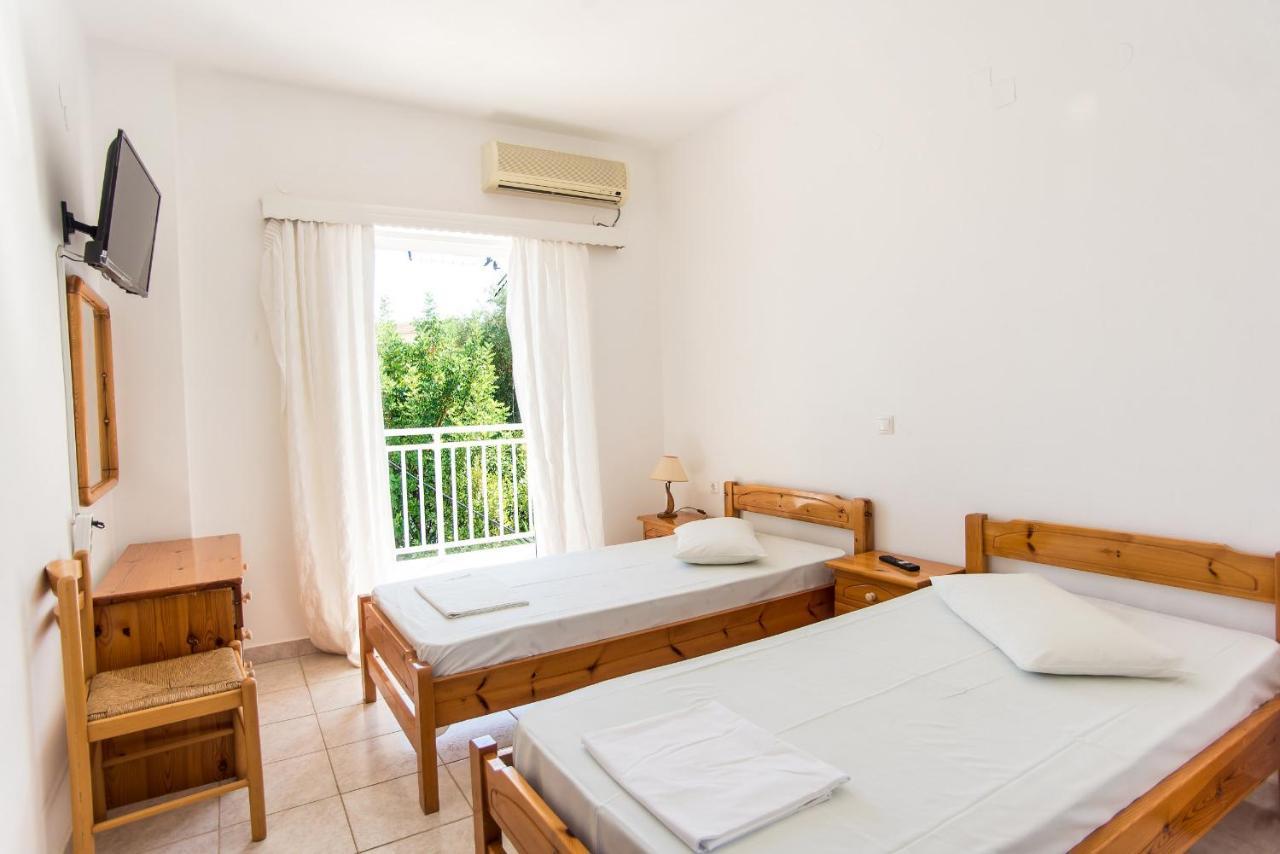 Blue White Apartments - Kefallonia Poolside Retreats Spartia  Exterior foto