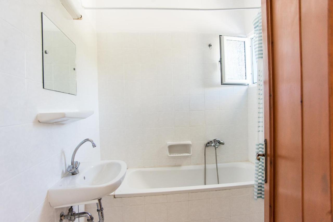 Blue White Apartments - Kefallonia Poolside Retreats Spartia  Exterior foto