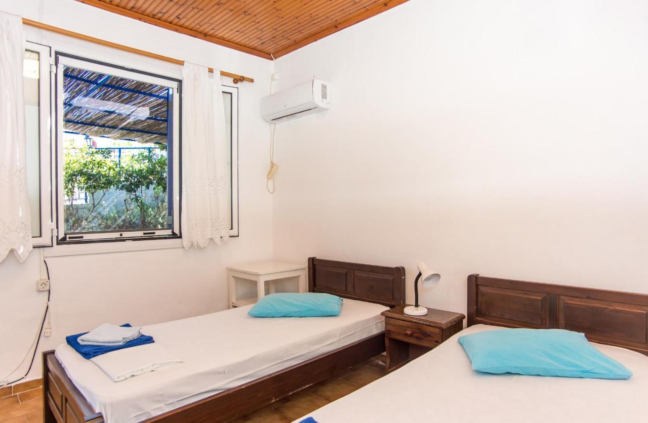 Blue White Apartments - Kefallonia Poolside Retreats Spartia  Exterior foto