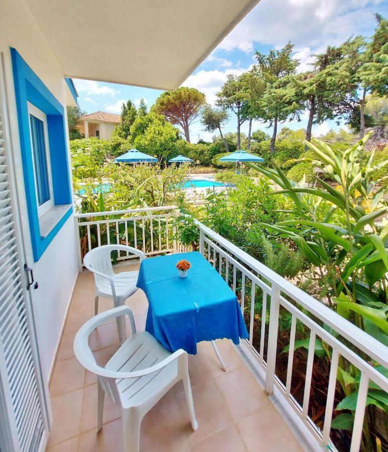 Blue White Apartments - Kefallonia Poolside Retreats Spartia  Exterior foto